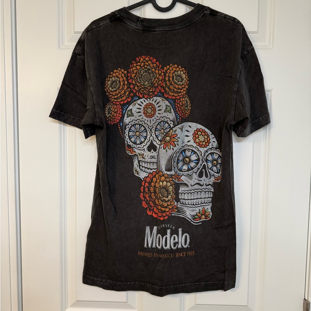 Modelo themed shirt - Picture 2 of 3